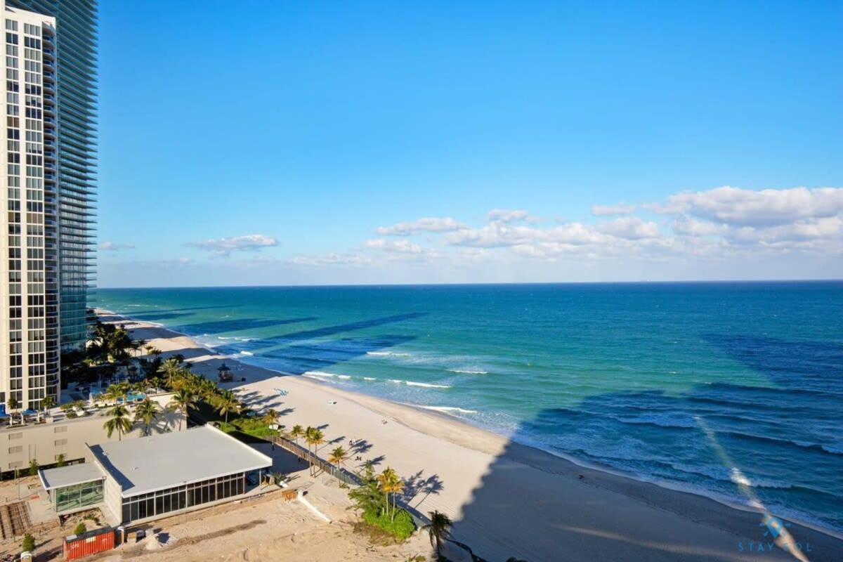 Beachfront Resort Pool Ocean View Balcony Miami Beach Exterior photo